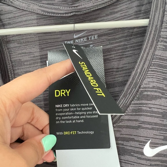 NWT Nike Tank - Picture 2 of 7